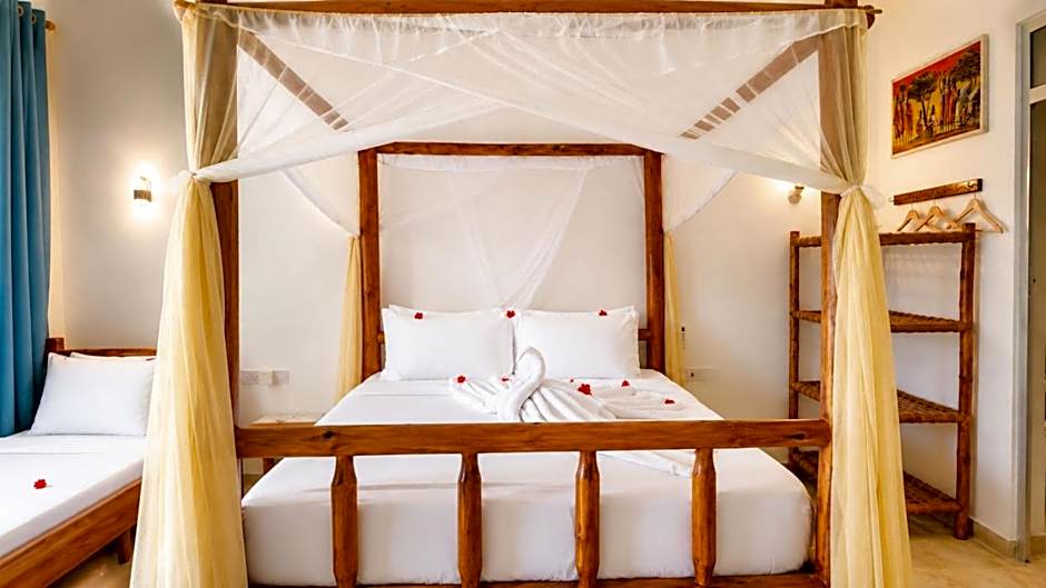 AROYA Boutique Hotel