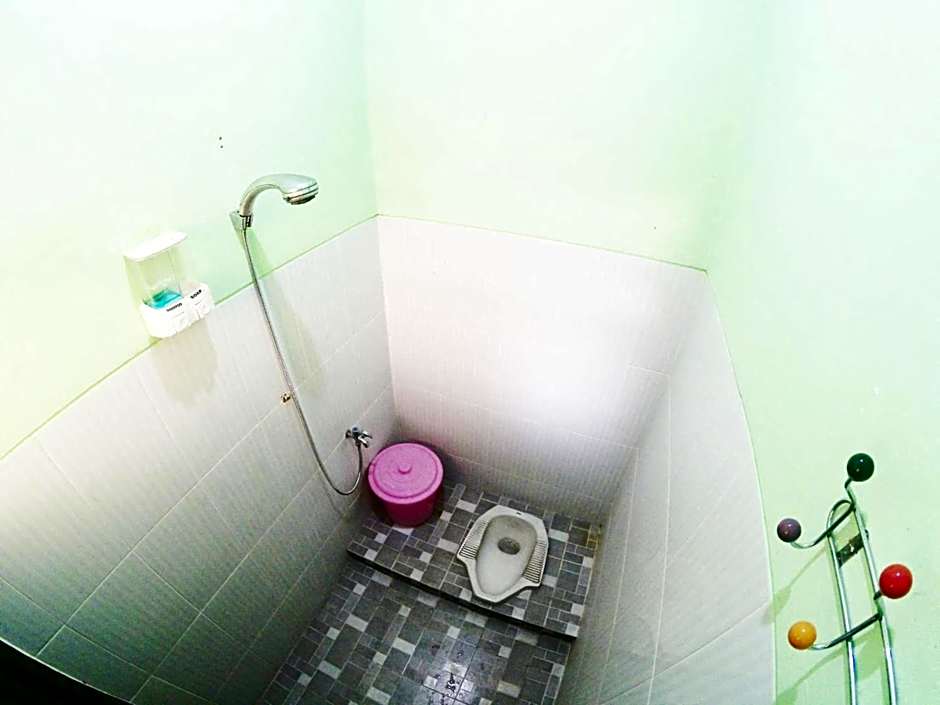 Minggiran Street Homestay jogja