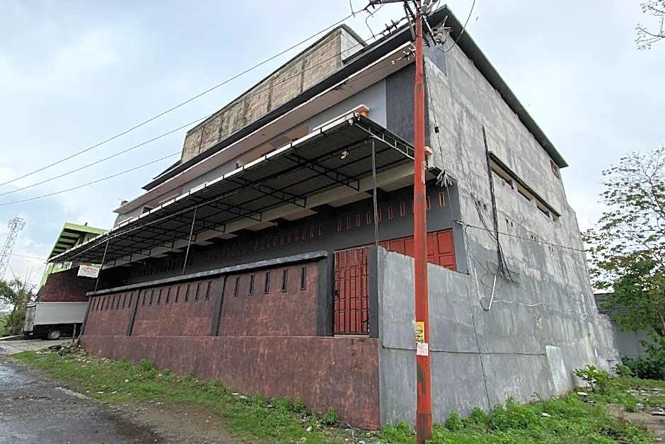 Hotel O Kost Nian Syariah Near SPBU Pertamina 74.91657 Mattirotasi Sidrap