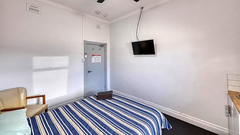Photo 1 of 1 of Double Room with Shared Bathroom