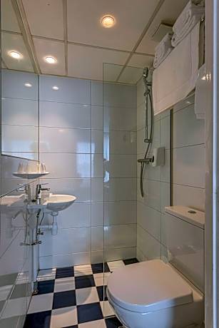 Single Room (1 Twin Bed)