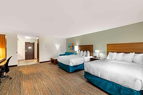 Queen Suite with Two Queen Beds and Accessible Tub - Accessible/Non-Smoking
