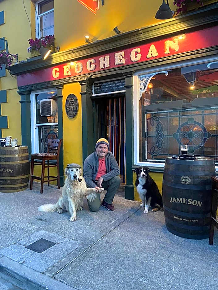 Geoghegans Magpie Bar and B&B