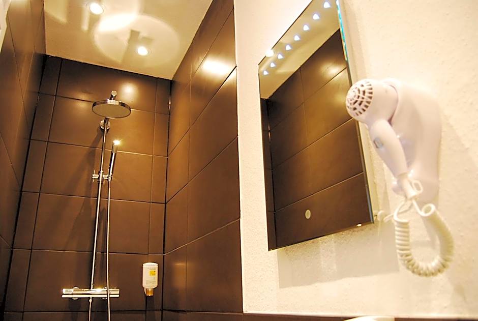 Hotel Alt Deutz City-Messe-Arena KONTAKTLOSER SELF CHECK-IN