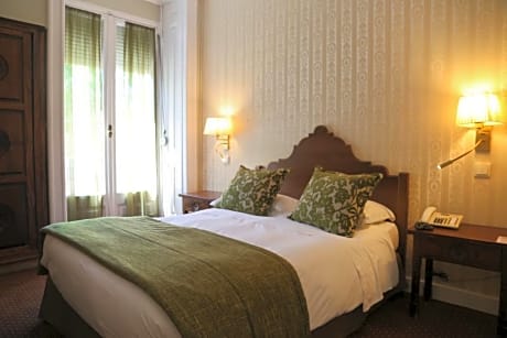 Double or Twin room + View Av.Liberdade