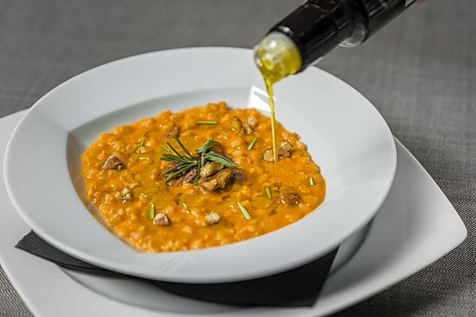 LHP Hotel River & SPA