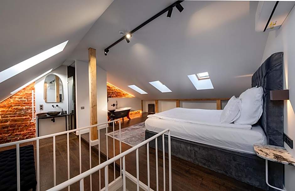 Turgaus Self Check-in Old Town Aparthotel