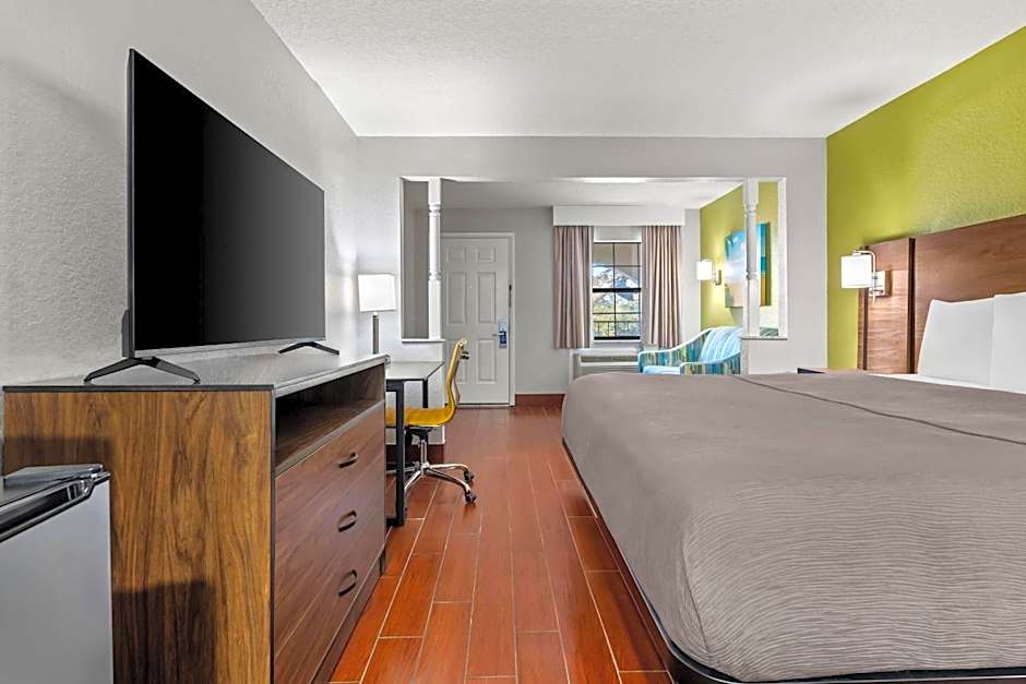 Travelodge by Wyndham Suites St Augustine