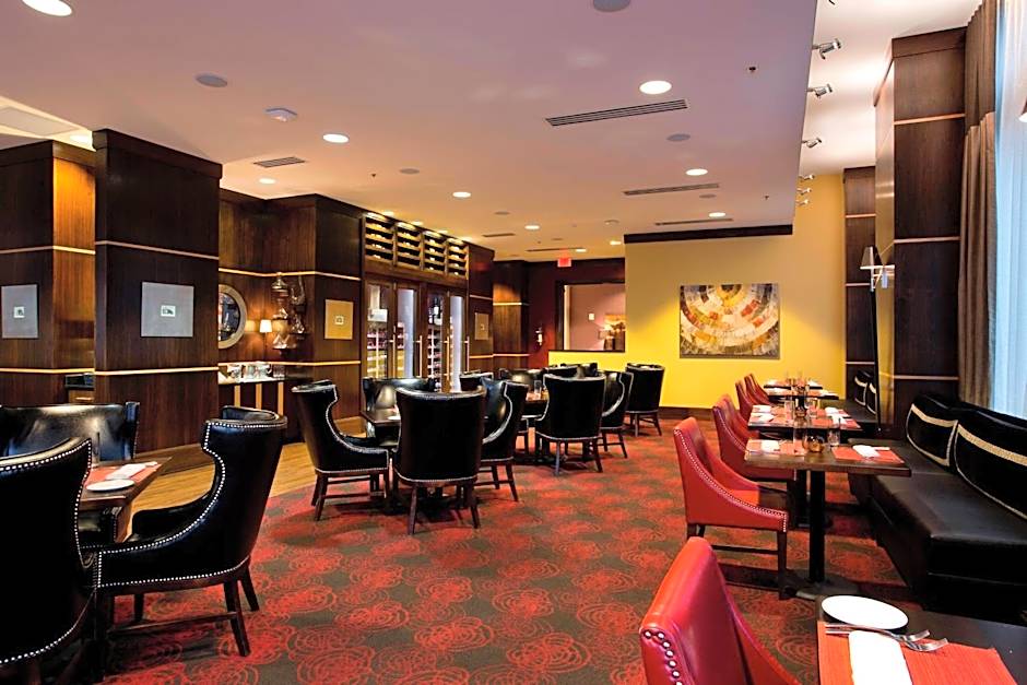 Ambassador Hotel Wichita, Autograph Collection by Marriott