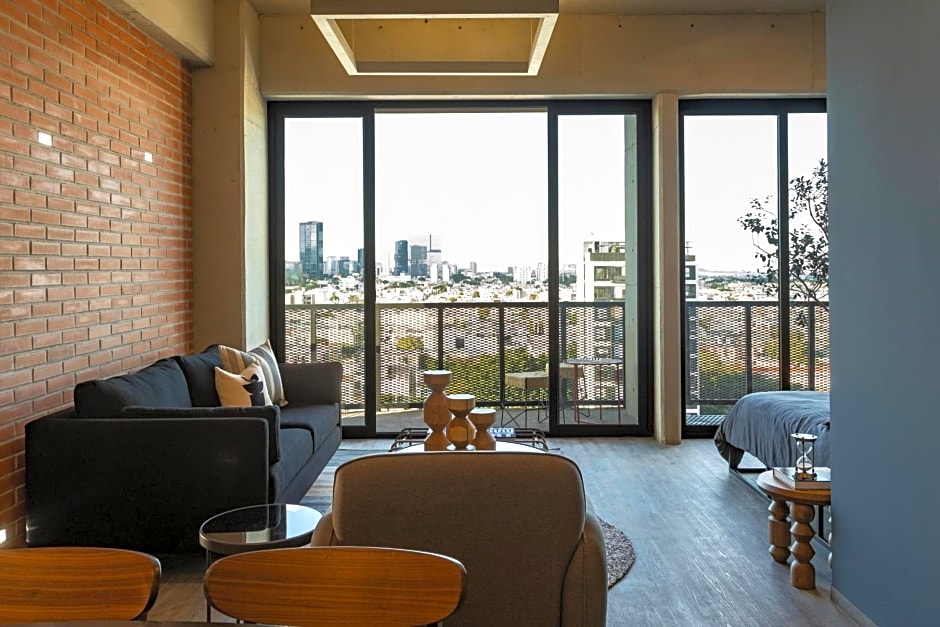 Loft In The Heart Of Americana, Have An Artsy Stay