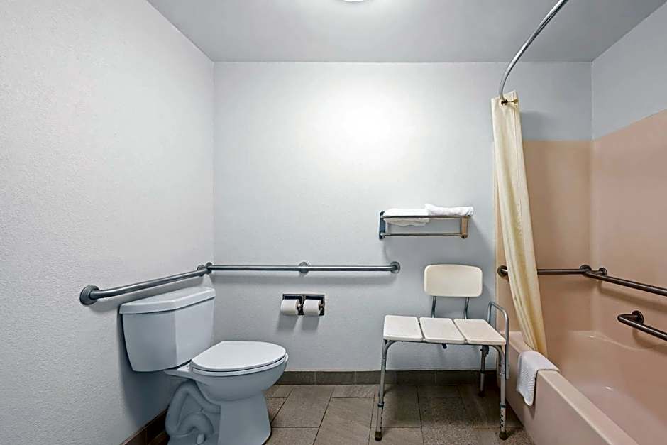 Quality Inn Henderson I-85
