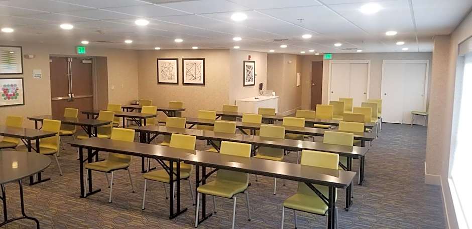 Holiday Inn Express Seattle - Sea-Tac Airport By IHG