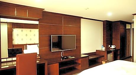 Standard Double Room with Lake View