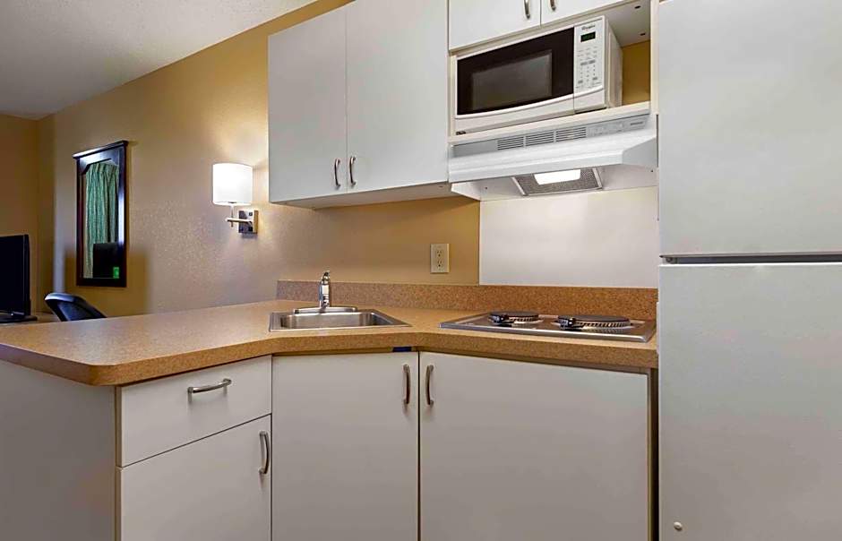 Extended Stay America Suites - Madison - Junction Court