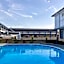 R Nite Star Inn and Suites -Home of the Cowboys & Rangers