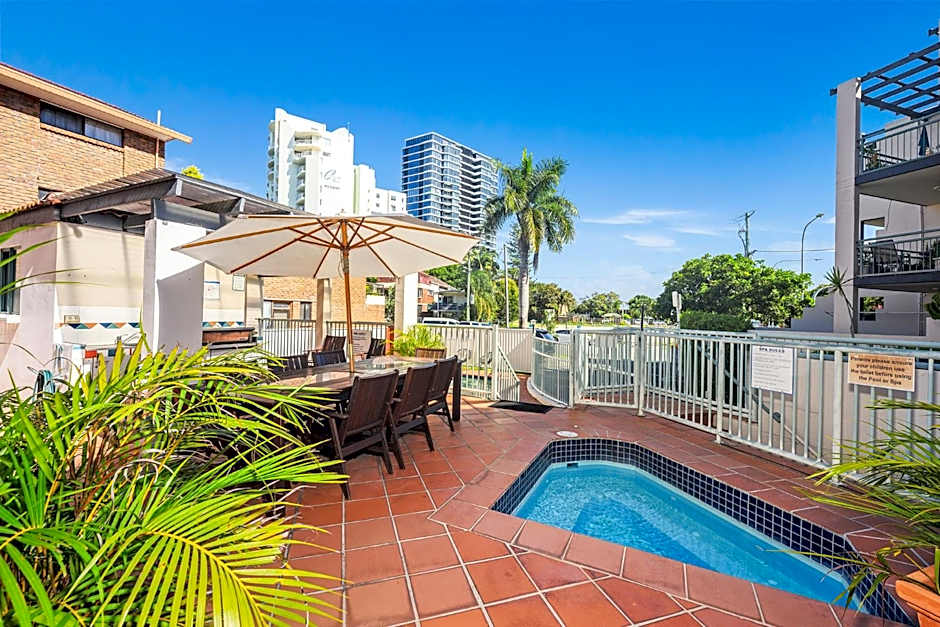 Santa Fe by the Broadwater