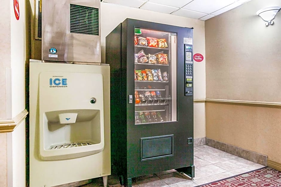 Rodeway Inn & Suites East/I-44