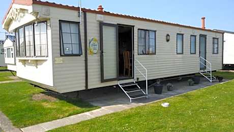 H&B Caravan on Marine Holiday Park