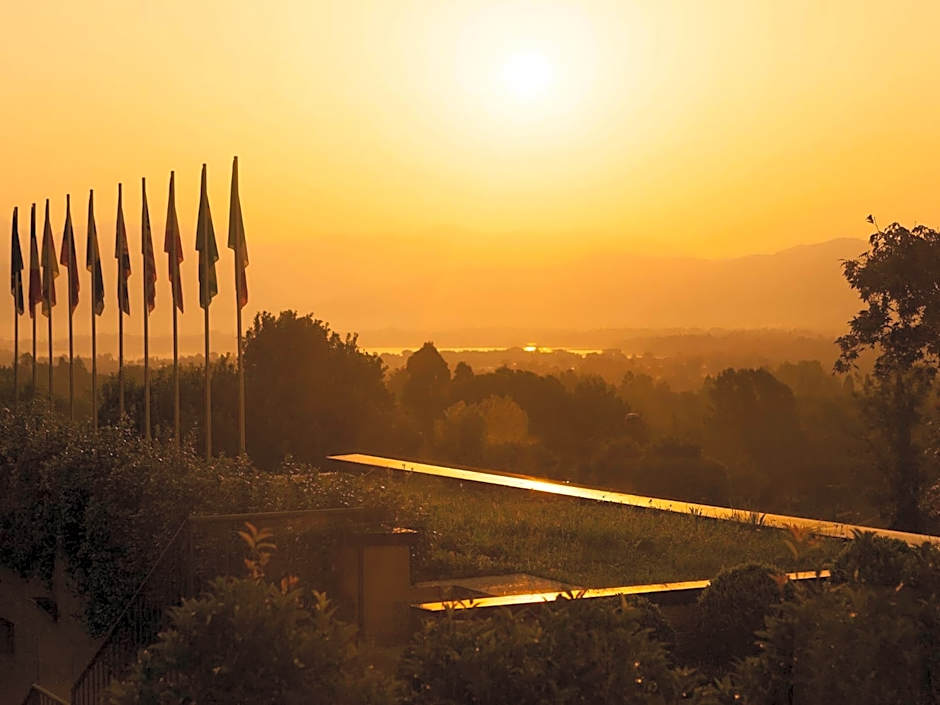 Albavilla Hotel & Co