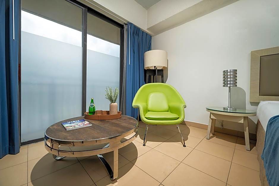 Windward Passage Hotel