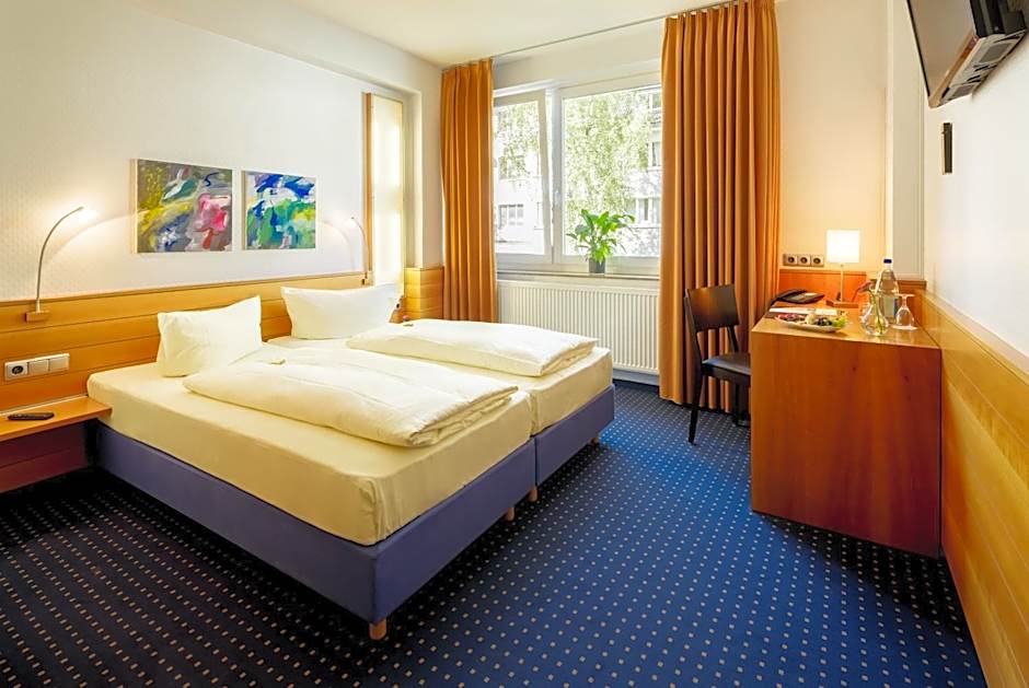 Photo 1 of 4 of 1 Double Bed or 2 Beds