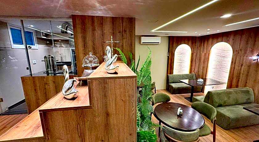 King Suites Hotel