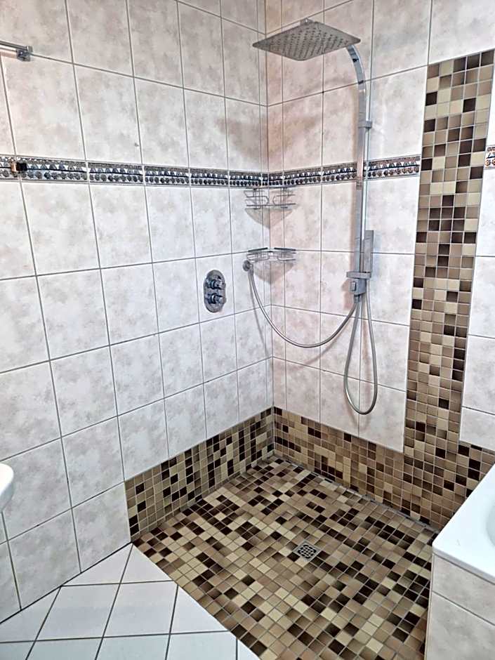 Schlafzimmer, ruhige Lage in Meppen --- Check-In mit Schlüsselkasten