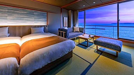 Standard Twin Room with Sea View