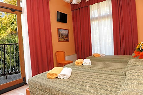 Double or Twin Room with Lake View