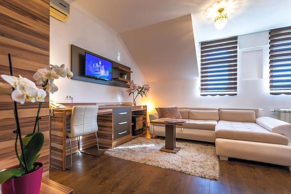 Garni Hotel Royal Crown