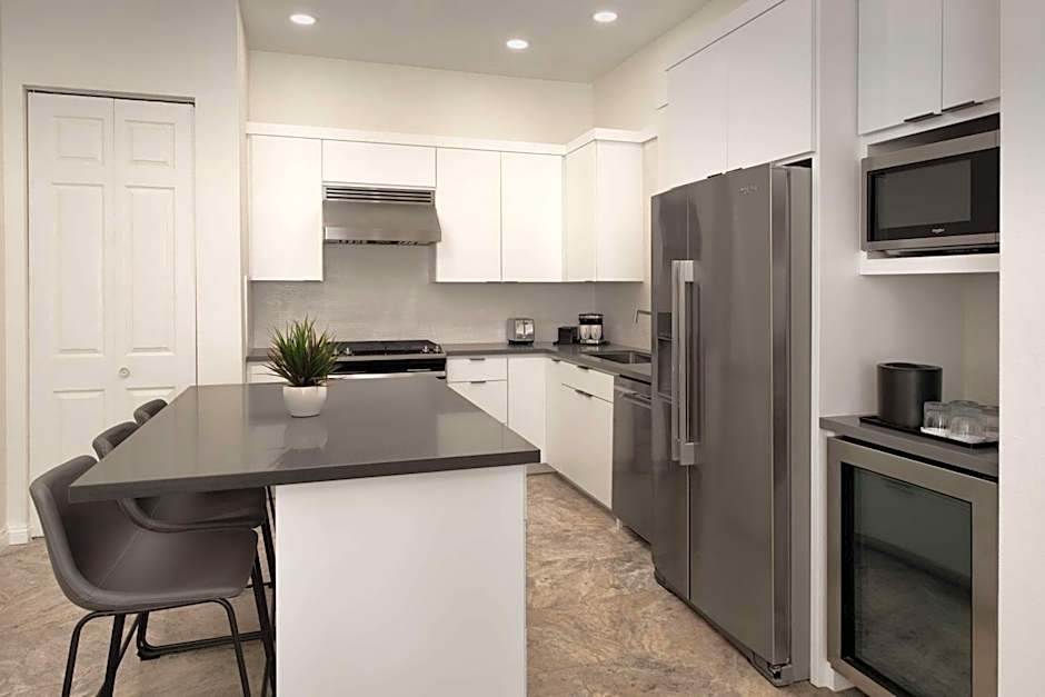 Embassy Suites By Hilton Hotel La Quinta, Ca