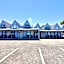 Gables Lakefront Motel