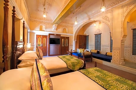 Twin Room with Private Bathroom