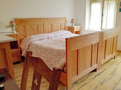Double Room with Private Bathroom