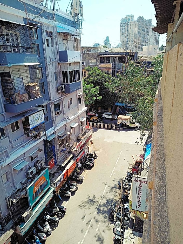 Hotel Rishi International - Grant Road