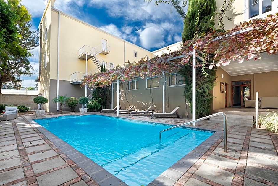Queen's Hotel by BON Hotels