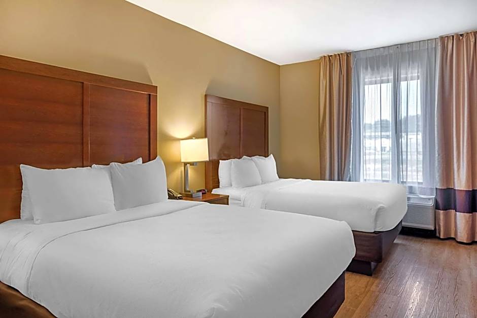 Comfort Inn & Suites At CrossPlex Village