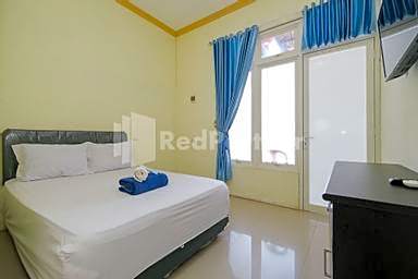 Grand Kencana Guesthouse Syariah near Wisata Bahari Lamongan Mitra RedDoorz