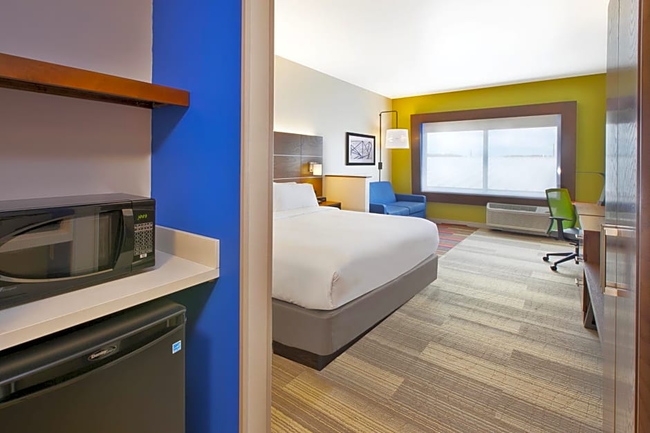 Holiday Inn Express and Suites South Hill By IHG