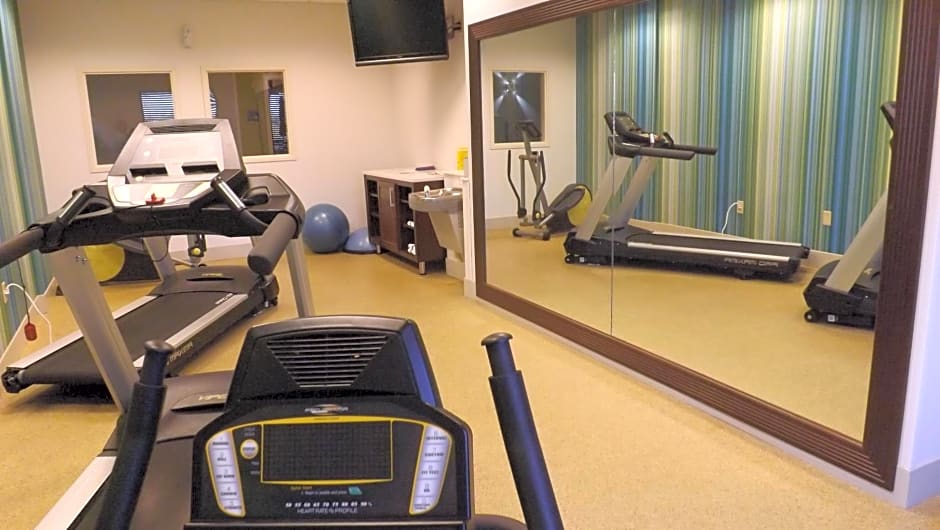 Holiday Inn Express & Suites Dyersburg by IHG