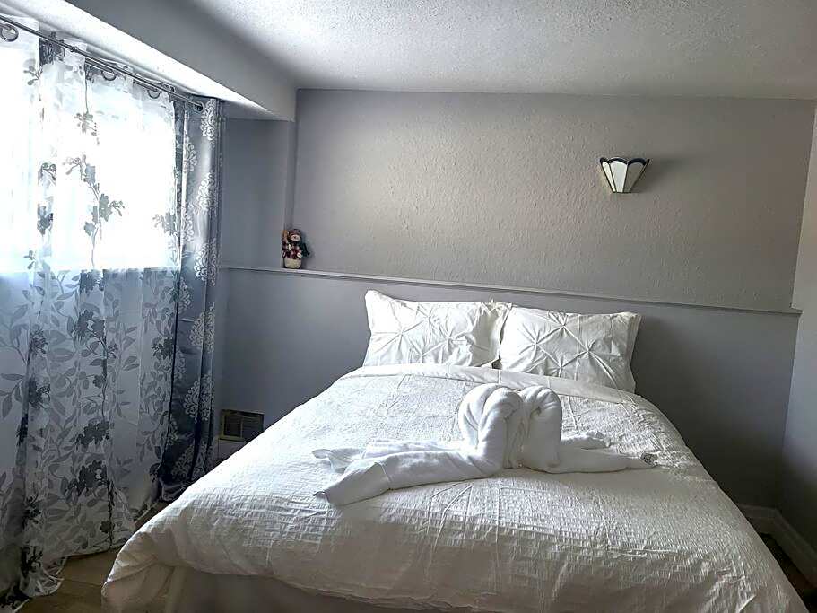 Cozy Home Close to Attractions in Niagara Falls