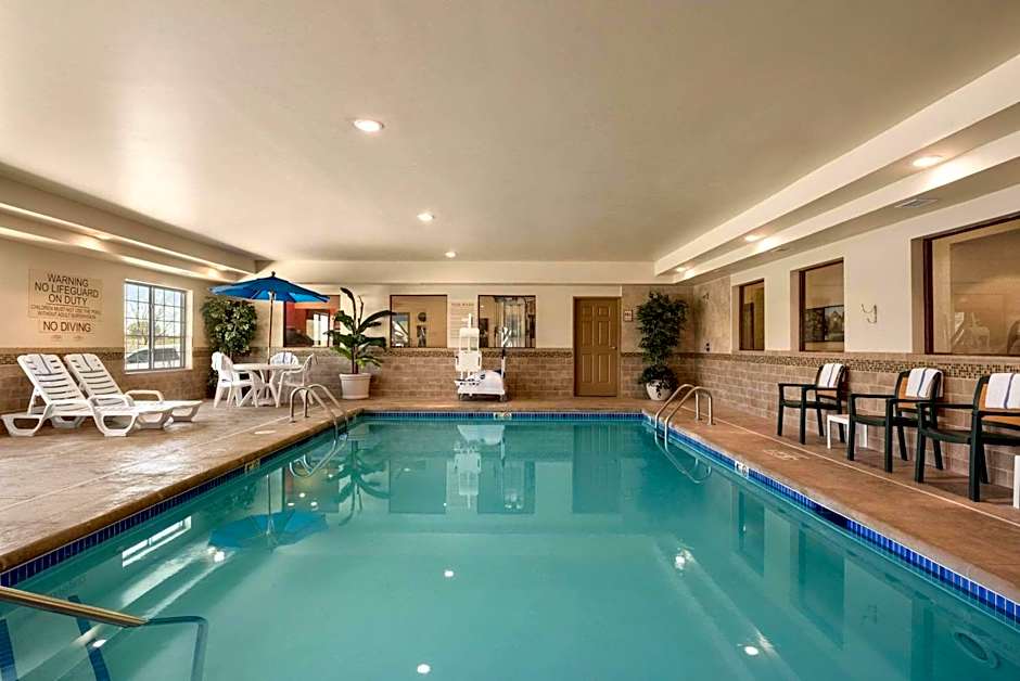 Country Inn & Suites by Radisson, Minot, ND