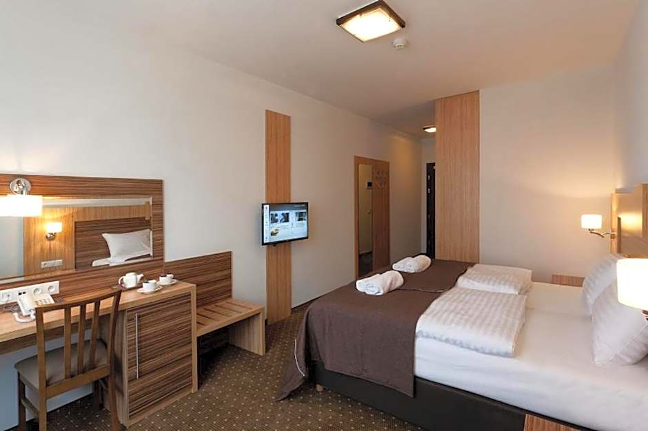 Photo 1 of 7 of Deluxe 1 King Bed