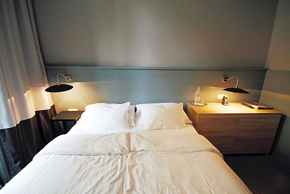 Saint SHERMIN bed breakfast & champagne