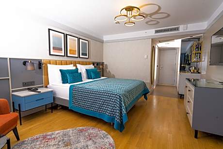 TRIPLE FAMILY DELUXE SUITE