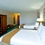 Holiday Inn Express and Suites Pittsburgh West Mifflin By IHG