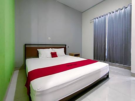 RedDoorz @ Araya House Ngawi