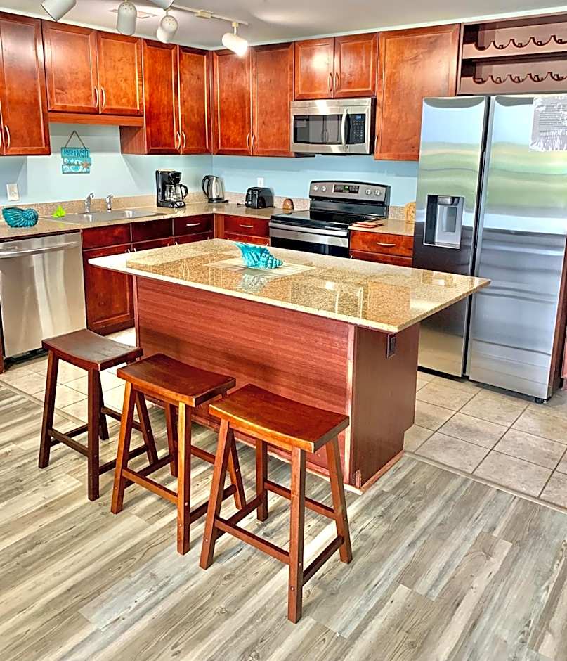 LAKETOWN 5 POOLs STEPS TO BEACH FAMILY FRIENDLY