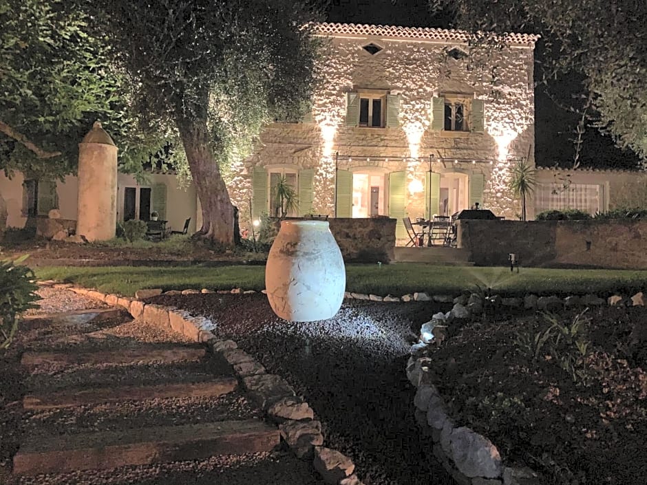 Le Mas Des Roses 1884 – Vence, CT