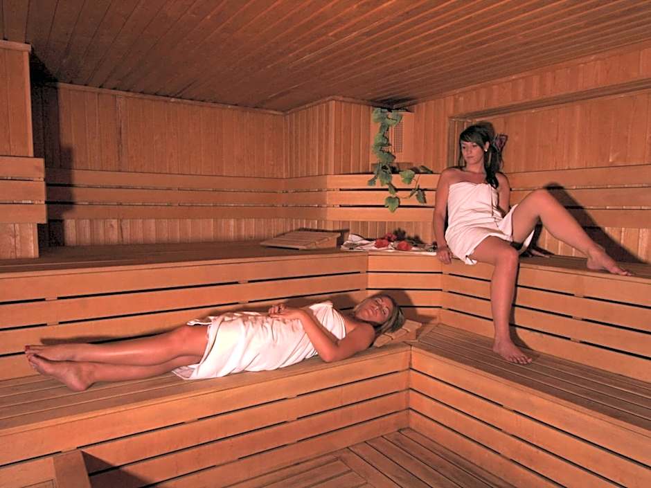 Sea Breeze Hotel and Apartments